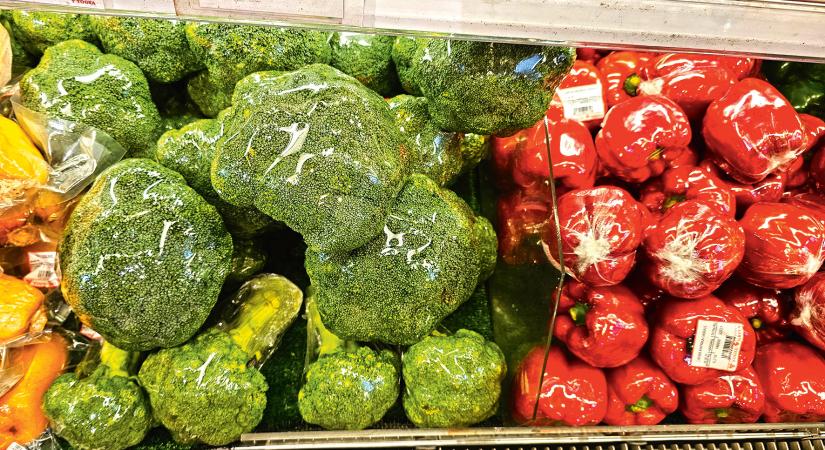 Mi történik a zöldségekkel, ha becsomagolva várják a vásárlókat?