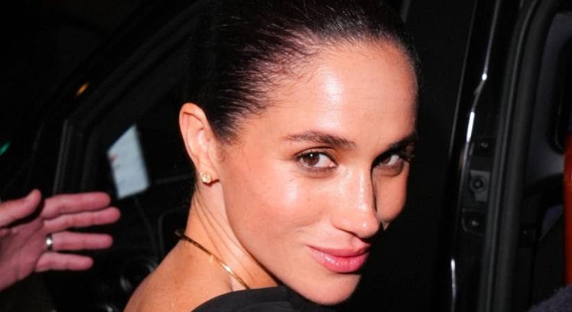 Meghan talpig hófehérben ragyogott a párizsi divathéten: nem volt nála szebb és stílusosabb a vörös szőnyegen