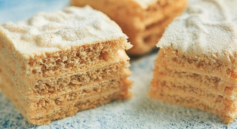 A süti, amitől megáll az idő: így készül a tökéletes, puha mézes-krémes