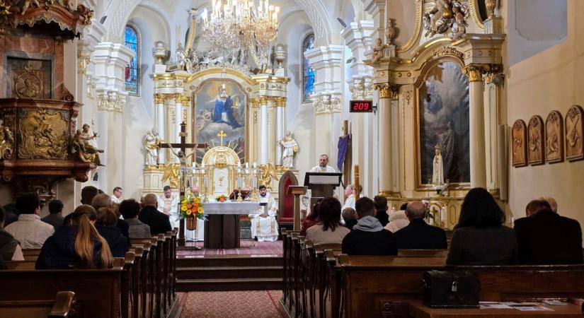 Emberöltőnyi szolgálat – jubileumát ünnepelte a Pázmaneum Dunaszerdahelyen
