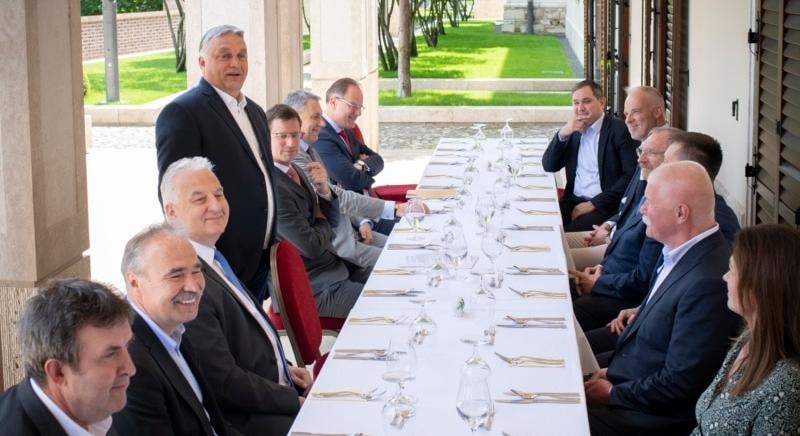 Mi lesz az elsíbolt milliárdok sorsa? Háborús veszélyhelyzet a választások alatt is? Az EU kártérítési hitelt fontolgat