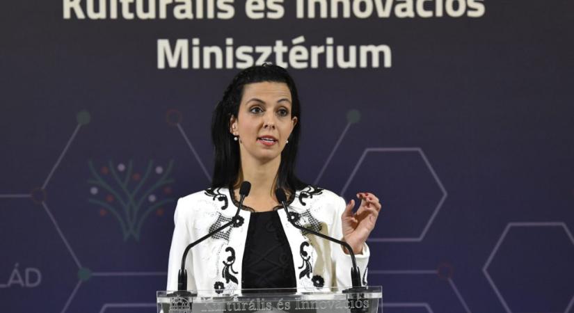 Koncz Zsófia: Minden aradi vértanú példakép a magyarság számára