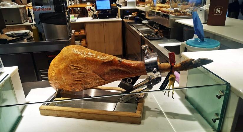 Madridban jártunk, ahol az ital mellé jár a mennyei étel: gambas, jamón és bocadillo, minden, ami szem-szájnak ingere, mutatjuk
