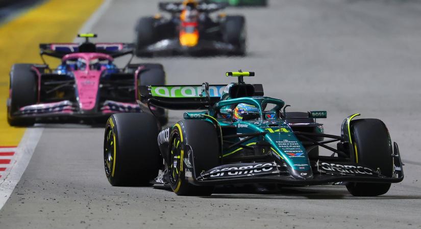 F1: Őrjöngött Alonso, káromkodva akadt ki Hamiltonra
