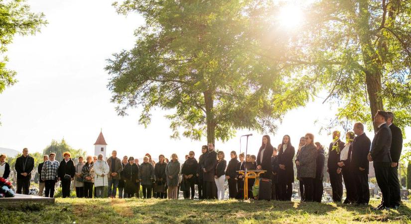 Adósai vagyunk magunknak – az aradi vértanúkra emlékeztek Muzslán