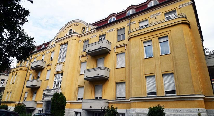 Ezrével élnek „Árpád-házi leszármazottak” Szolnokon, ez az épület kulcsfontosságú a történetükben – galériával