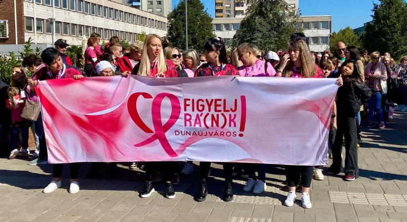 A mellrák elleni küzdelemről szólt ez a nap Dunaújvárosban – galériával