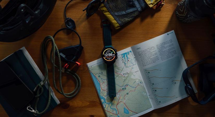 LED-es lámpával villog a Suunto új okosórája