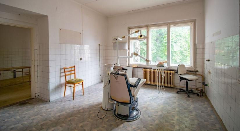 Hátborzongató látványt nyújt az elhagyatott fogorvosi rendelő ( galéria)