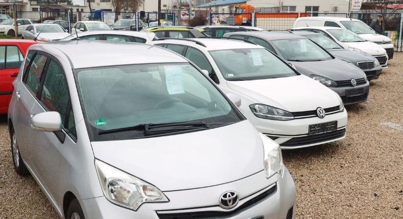 4 liter alatt! Íme az autók, amikkel a tankolás már nem lesz rémálom