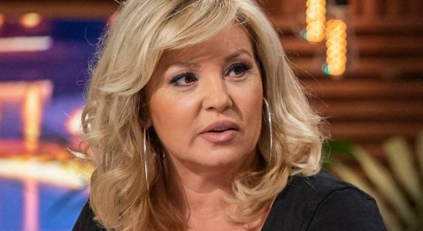 Liptai Claudia köldökig kivágott dekoltázzsal zsűrizett: ilyen volt az alakja a testhezálló szettben