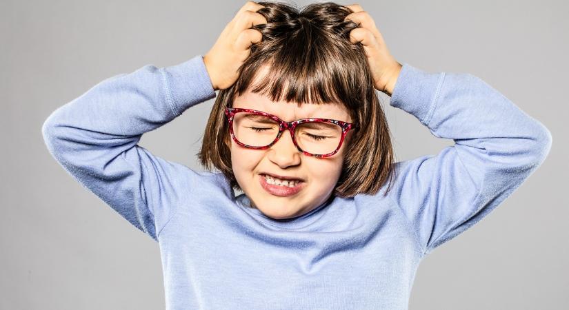 Tetves hajjal jár iskolába a vegán anya kislánya