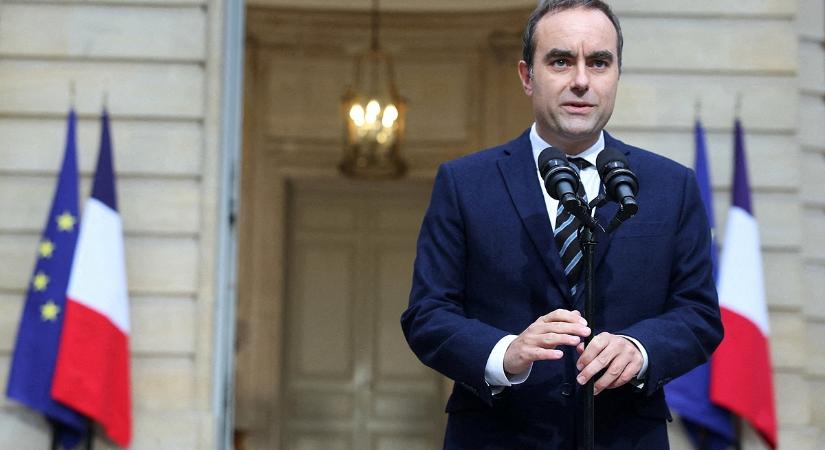 Máris lemondott a francia miniszterelnök, órákkal a kormány bemutatása után