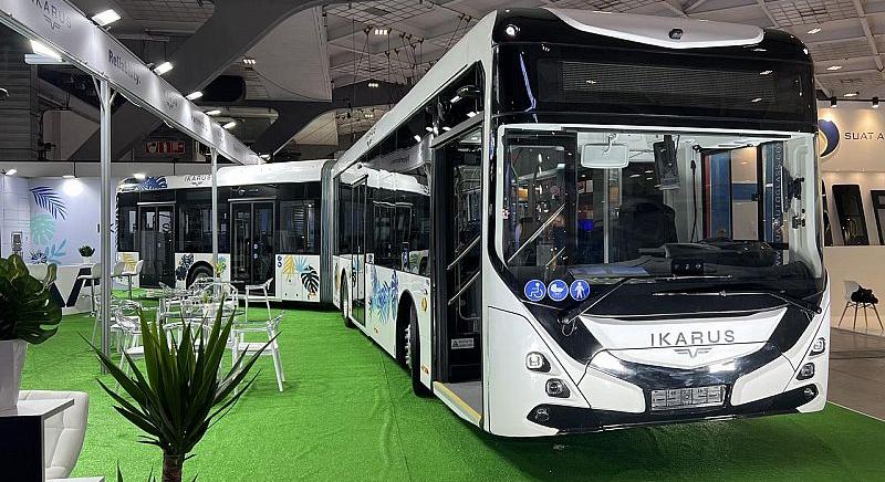 Bemutatkozott az Ikarus csuklós elektromos busza