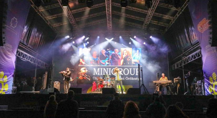A szerencsét és a sört Charlie is szereti – Ilyen volt a Szerencsekoncert Sátoraljaújhelyen (fotók, videó)