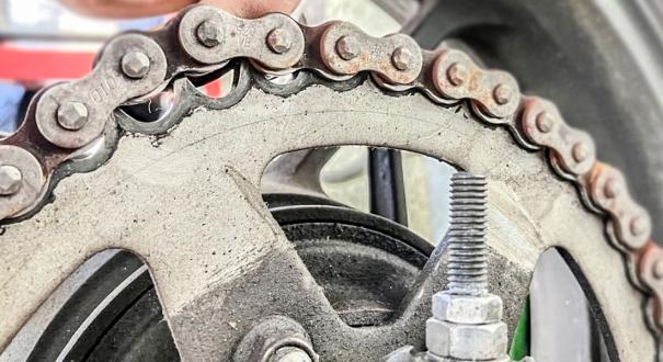 Így lesz hosszabb életű a motorod lánca és láncszettje