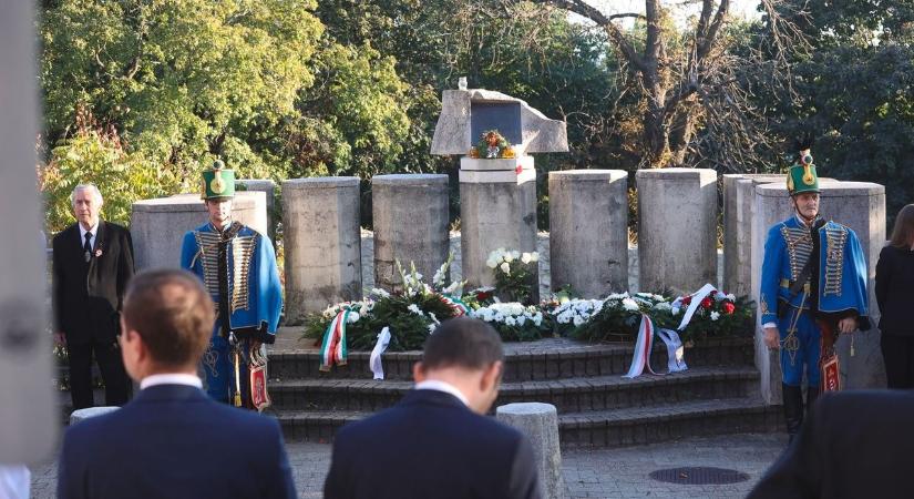 Baranya is főhajtással emlékezik az aradi vértanúkra