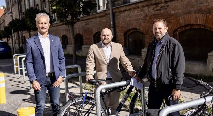 100 új kerékpártámaszt helyeztek ki Győrben - meg sem állnak 468-ig