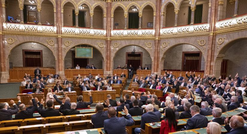 Október 23-a után vitázna a gyermekvédelemről a parlamentben a DK