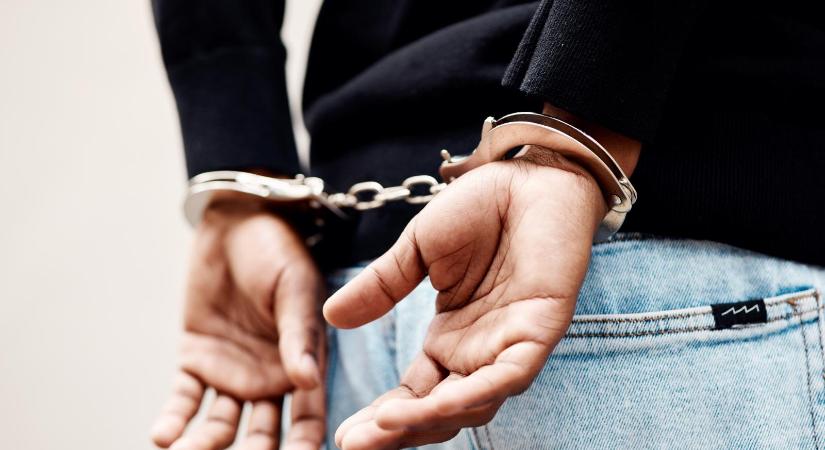 Kegyetlenül végzett idős szomszédjával az öcsödi kamasz, tíz és fél évet kell börtönben ülnie