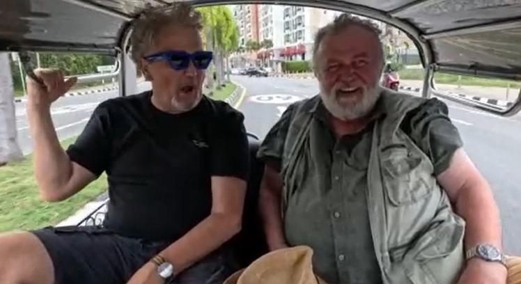 Csuja Imre és barátai mindenkit kiidegelnek a morbid humorukkal
