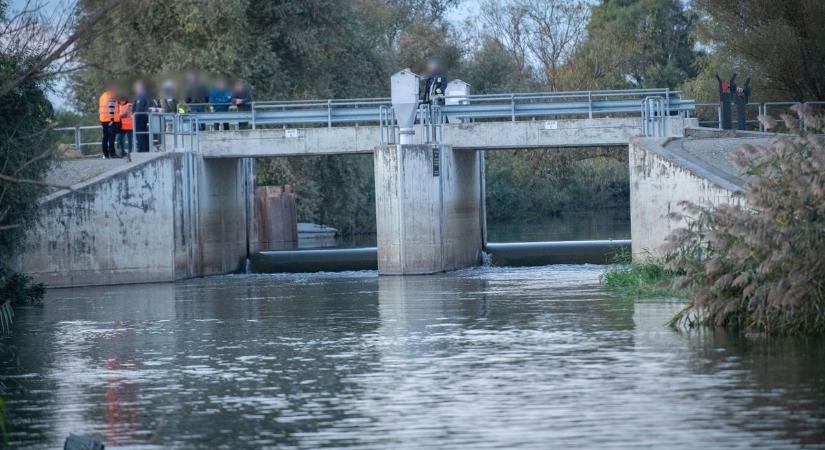 Hetedik napja nem találják a Hortobágy-Berettyóban eltűnt kutatót - újabb szakaszt vizsgálnak át hétfőn