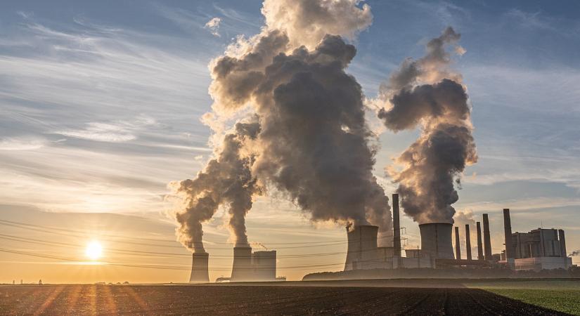 Csillagászati összegű bírságot kell fizetnünk, ha nem állítjuk le a szénerőműveinket