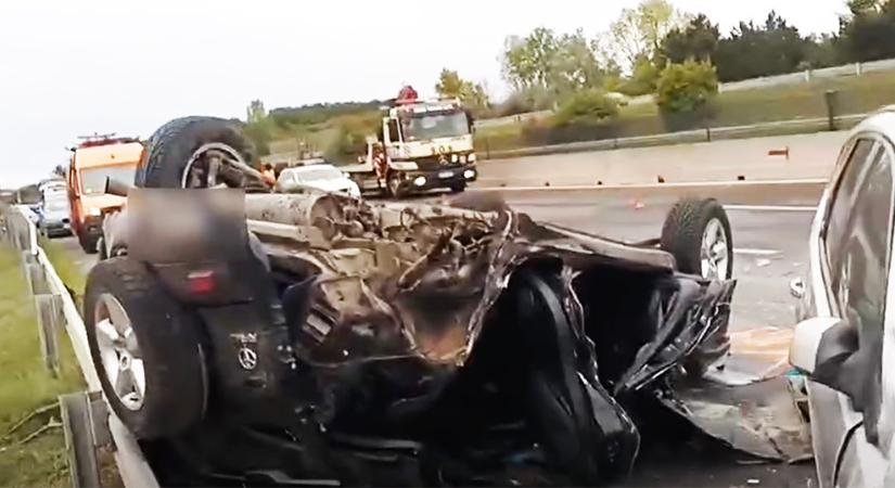 Drámai fotókat tett közzé a rendőrség az M0-son történt balesetről