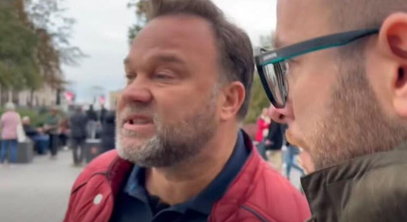 Feljelentették a tiszás humoristát