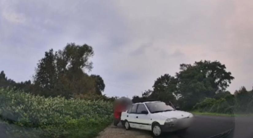 A tapolcai rendőrök segítségnyújtása téged is meghat, videón a különleges hőstett