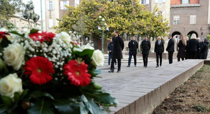Mit üzennek ma az aradi vértanúk? Így emlékezett a Vármegyei Kormányhivatal a hősökre – galériával, videóval