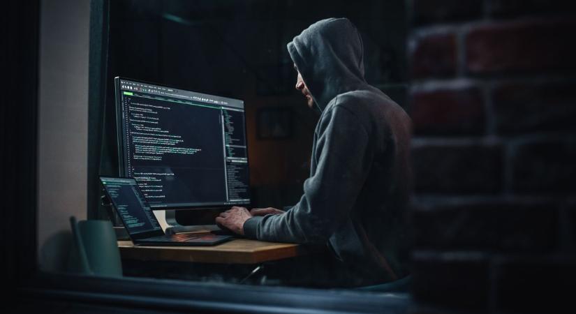Szexuális erőszak után gyermekpornók miatt is ülnie kell a férfinak