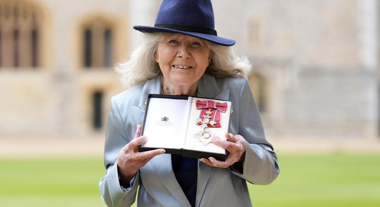 Meghalt Jilly Cooper, híres brit regényírónő