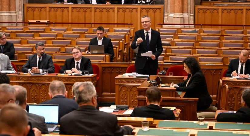 Rétvári Bence: Önök bűnpártolók vagy álhírgyártók?