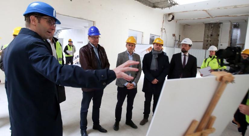 Gigantikus fejlesztés Pécs belvárosában: mire készülnek a Király utcában? (GALÉRIA)
