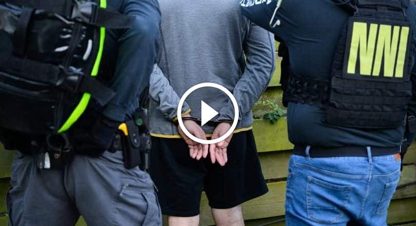 Kitálalt a gyermekvédelmi szakember: „Két nagyon magas rangú politikust emlegetnek, az egyiknek állítólag a fiúkat vitték, a másiknak a lányokat”
