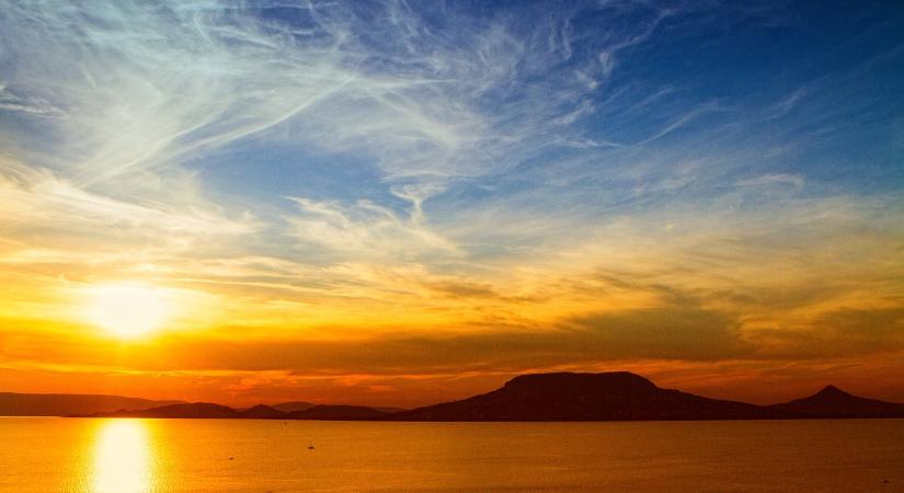 Haldoklik a Balaton, sétálni lehet a medrében