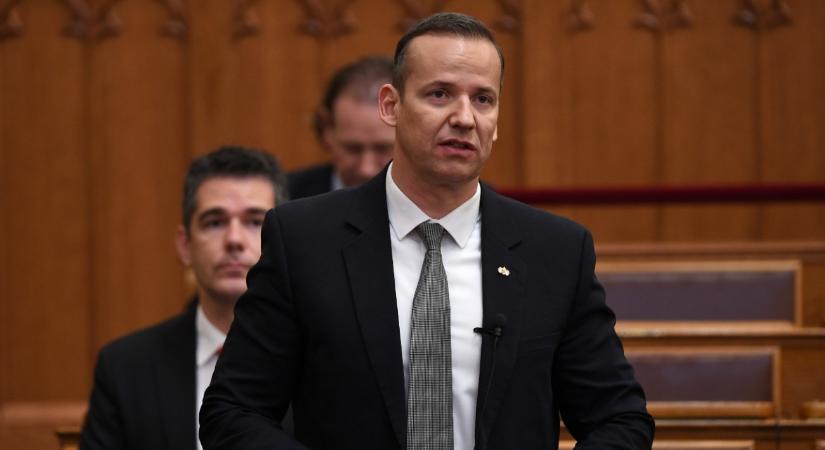 Mit tesz a kormány? Toroczkai László szerint a Meta sérti a magyar demokráciát