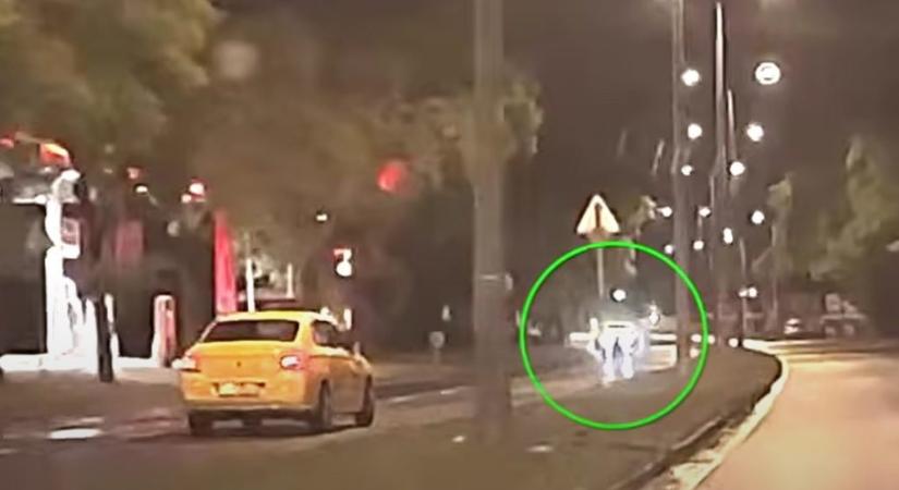 Forgalommal szemben haladt egy taxis a Szentendrei úton