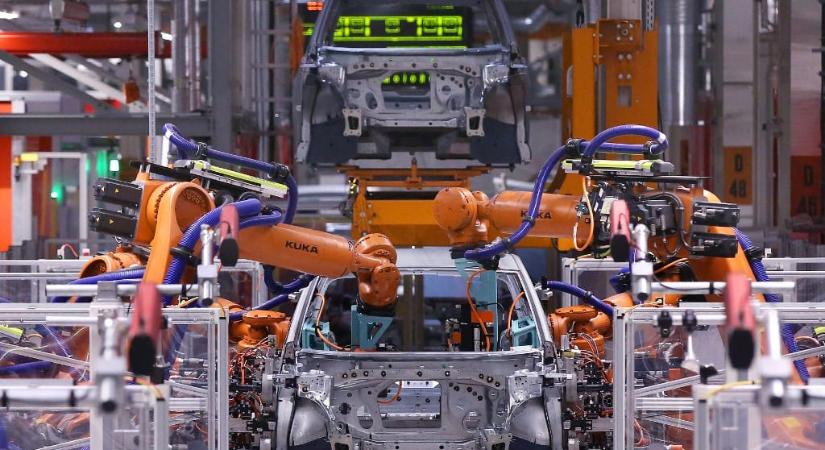 2035-ig tartó adómentességet kaphatnak a német elektromos járművek, hogy az autóipar ne rúgjon ki százezer embert