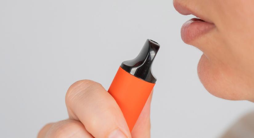 WHO: világszerte mintegy 15 millió fiatal használ e-cigarettát