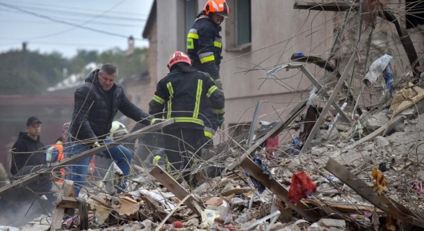 Az orosz légvédelem 251 ukrán drónt semmisített meg az éjszaka folyamán