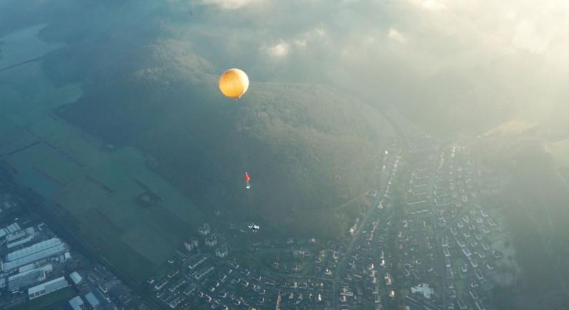Kémballonokra drónhadsereg, és most megint jöttek a ballonok – egy repteret le is zártak