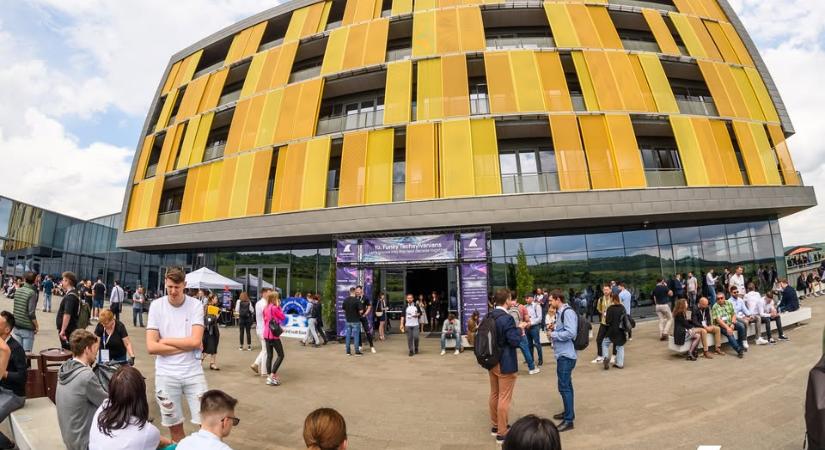 Bojkottálják az órákat a BBTE Matematika és Informatika Karának diákjai