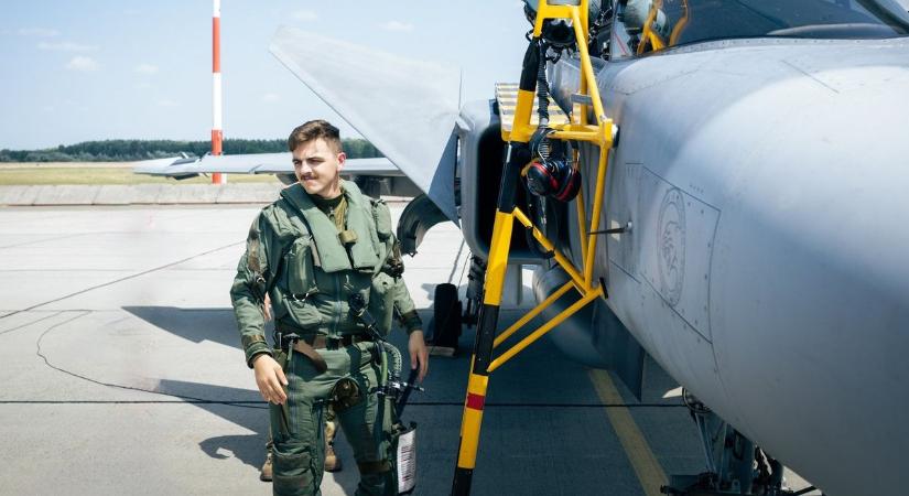 Nem mondott le az álmáról a fotós, végül mégis repült egy Gripennel– képekkel