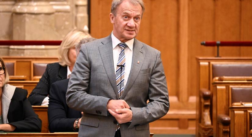 Varju László bekiabált az államtitkárnak, a válasz nem maradt el