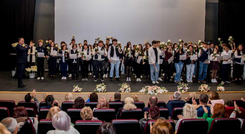 Az oktatás ünnepe Zilahon: díjazták a kiváló eredményeket elért tanulókat