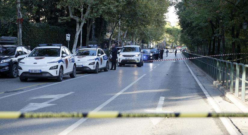 Tüzet nyitott a tárgyalóteremben és lelőtte a bírót egy férfi Albániában