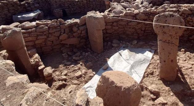 Karahantepe új csodája: emberi arcot ábrázoló oszlopot tártak fel Törökországban