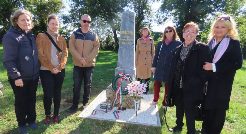 Bodáts Pálra, a farádi tanítóra emlékeztek, akinek ősapja volt Zrínyi Miklós és az unokatestvére Széchenyi István